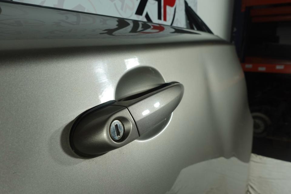 BMW 1er 120i Baujahr prüfen Vordertür rechts / Beifahrertür – Original M15 – Bild 3