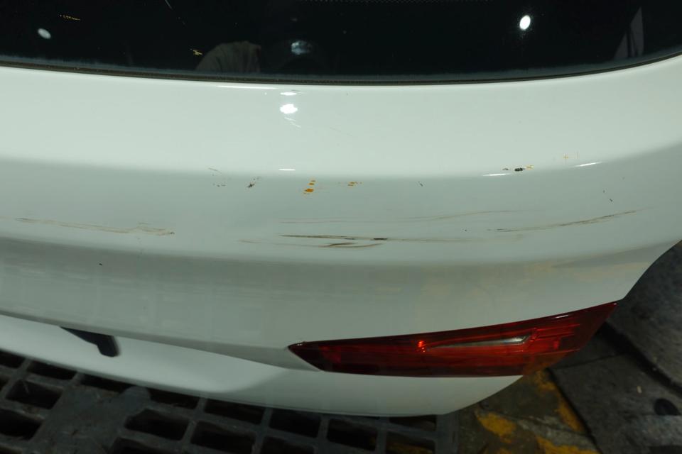 BMW 5er F11 Heckklappe Kofferraumdeckel weiß 523d M10 – Bild 11