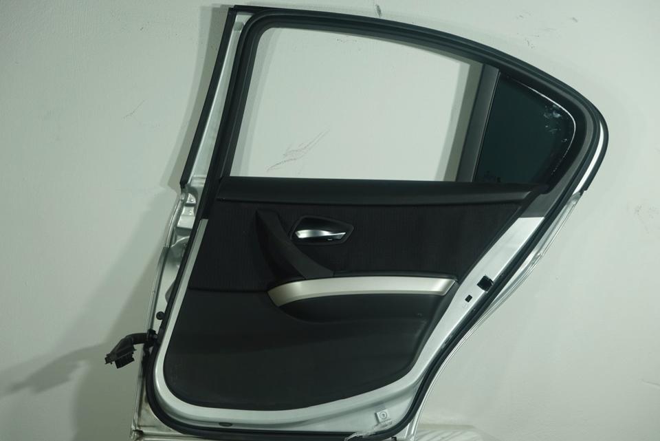 BMW 320i E90 Tür hinten rechts silber M02 – Bild 4