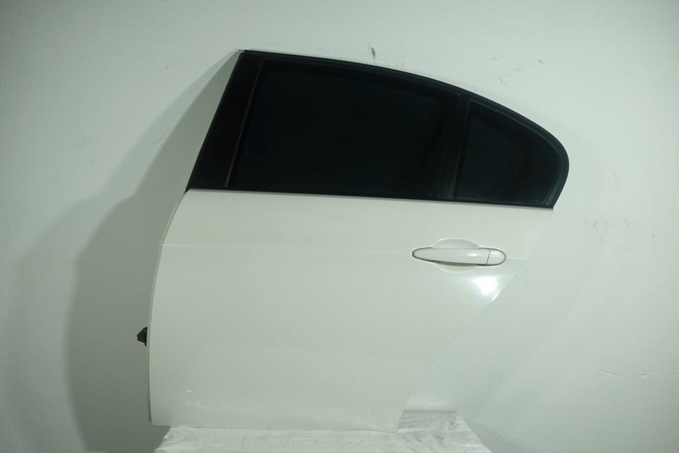 BMW 320i E90 Tür hinten links weiß M17 – Bild 2
