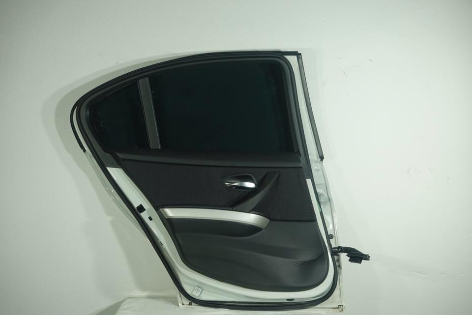 BMW 320i E90 Tür hinten links weiß M17 – Bild 3