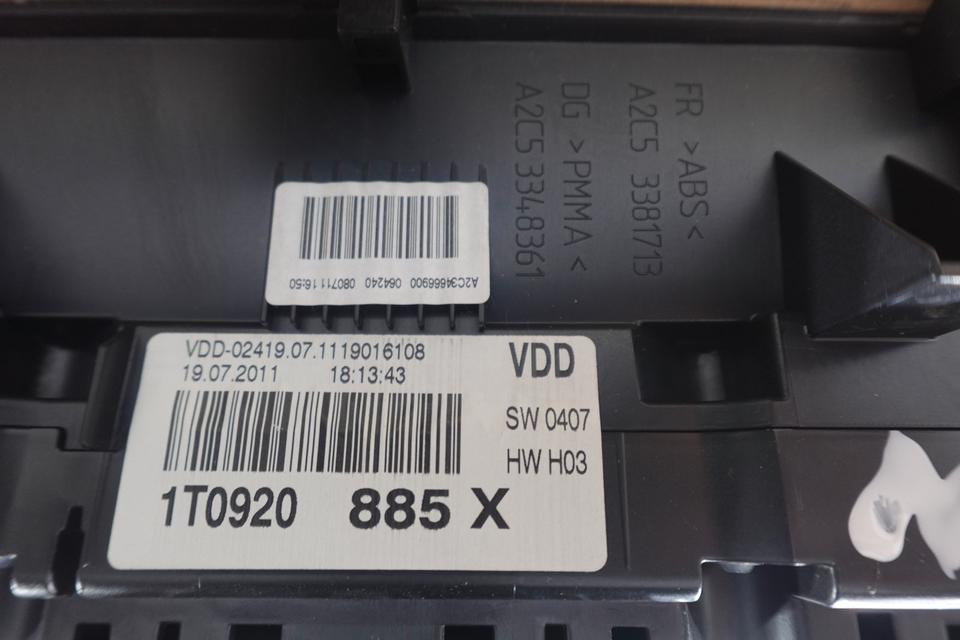 VW Touran 1T Tacho Kombiinstrument 1T0920885X 129622 km N17 – Bild 3