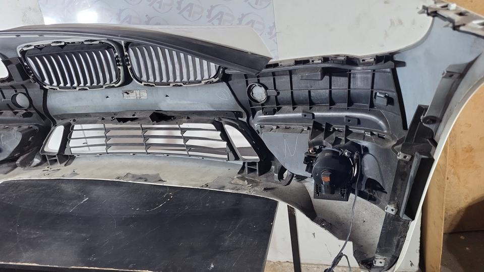 BMW 116 F20 2012 Stoßstange vorne Weiß Original N09 – Bild 13