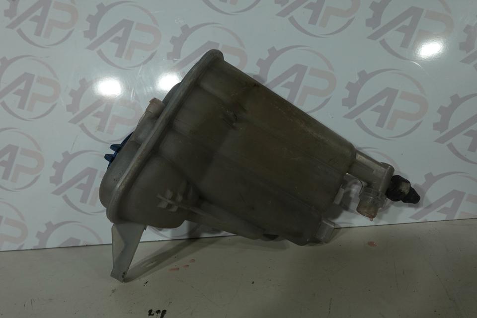 Audi A4 B8 Avant Scheibenwaschbehälter Wischwasserbehälter M11 – Bild 2