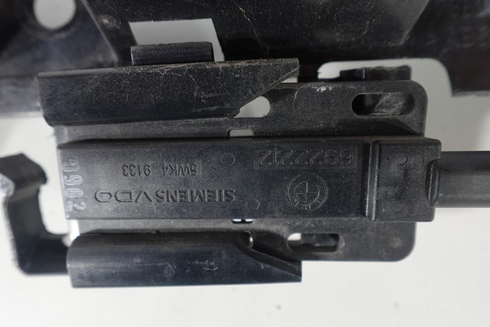 BMW E90 Stoßstangenhalter hinten Mitte 51127058522 Original M17 – Bild 6