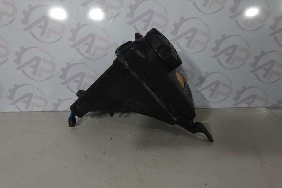 BMW 1er E81 E82 E87 E88 Ausgleichsbehälter Kühlmittelbehälter M15 – Bild 2