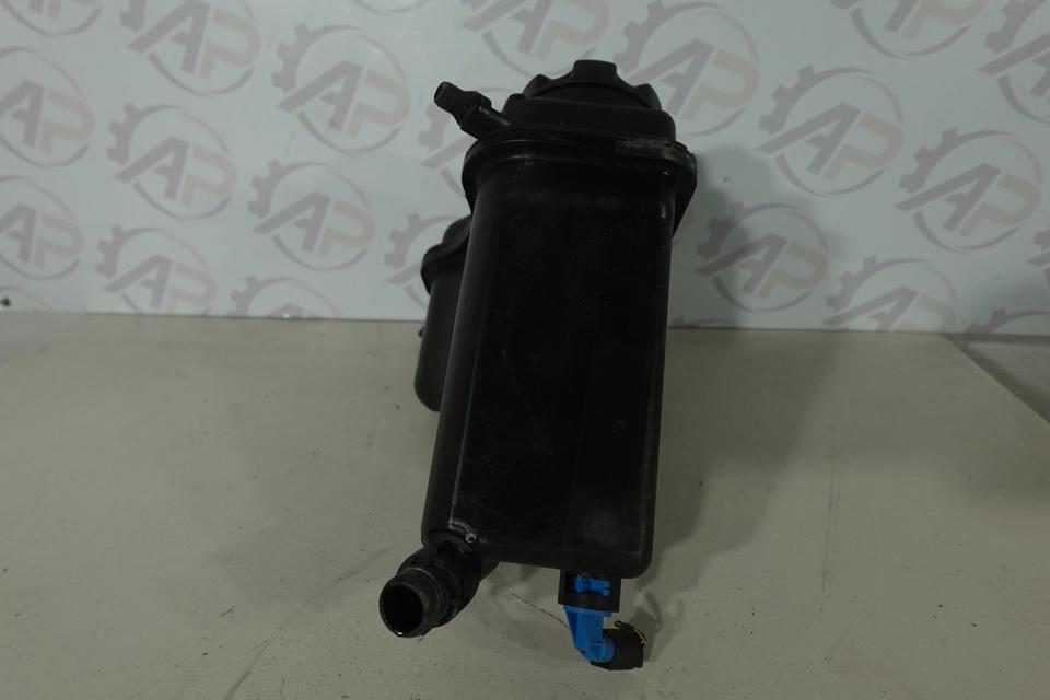 BMW 1er E81 E82 E87 E88 Ausgleichsbehälter Kühlmittelbehälter M15 – Bild 3