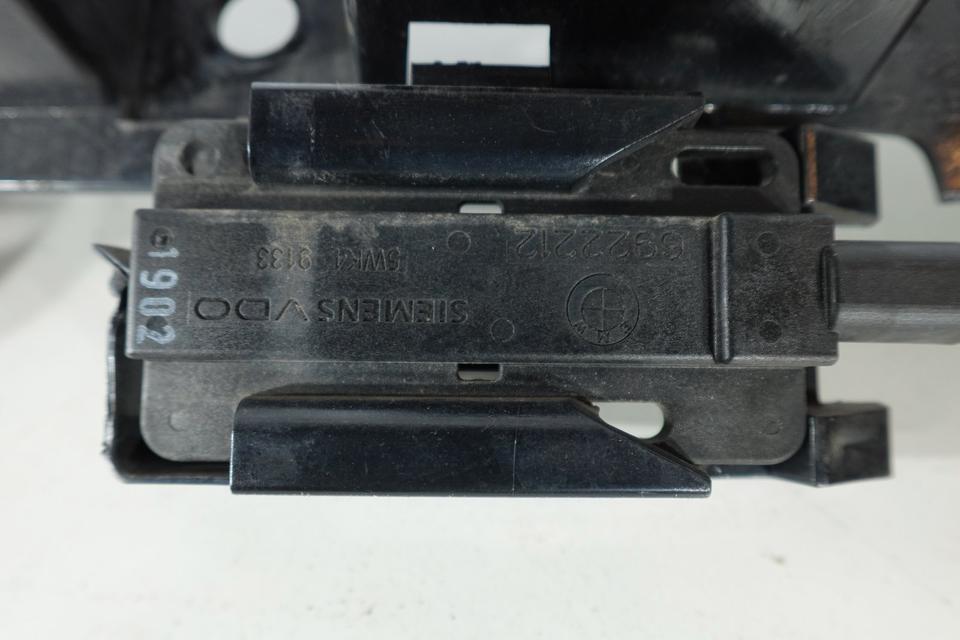 BMW E90 320i Stoßstangenhalter hinten Mitte 7058528 Original M02 – Bild 6