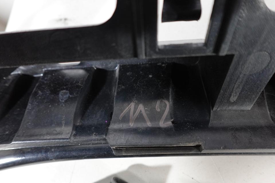 BMW E90 320i Stoßstangenhalter hinten Mitte 7058528 Original M02 – Bild 7