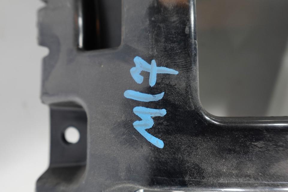 BMW E90 E91 LCI Führung Stoßfänger links 51127202667 M17 – Bild 5