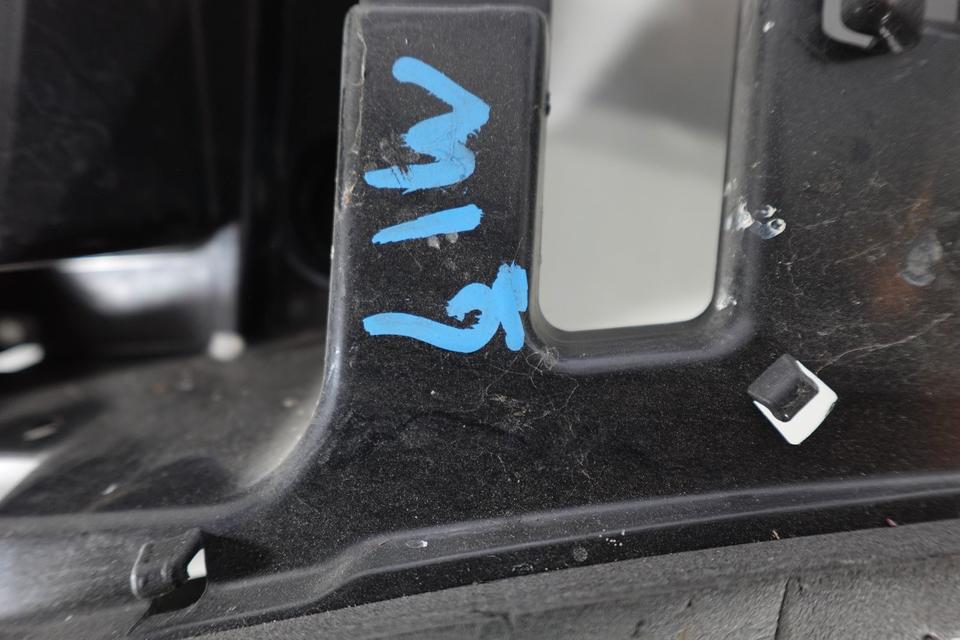 BMW E90 LCI Stoßstangenführung hinten links 51127170663 M17 – Bild 6