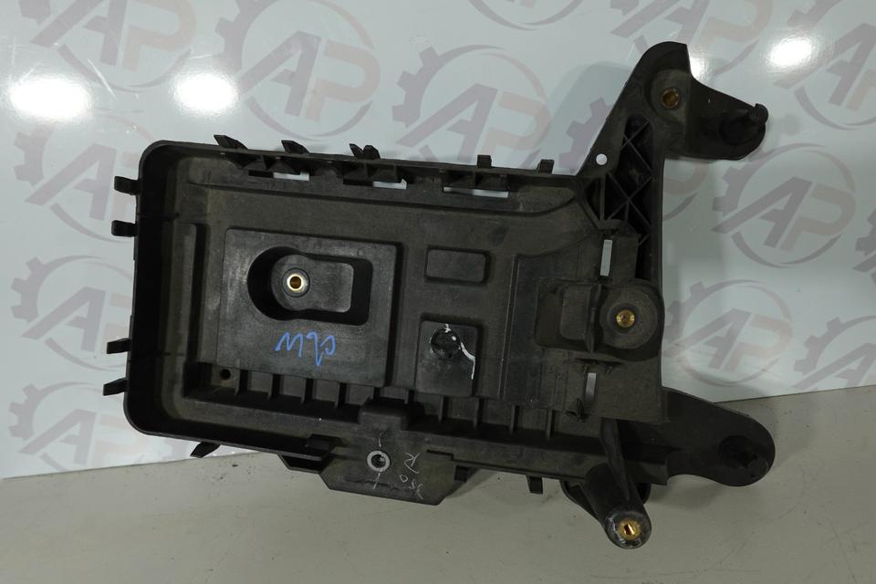 VW Golf 5 Variant Batteriekonsole Original 1K0915333D M20 – Bild 3