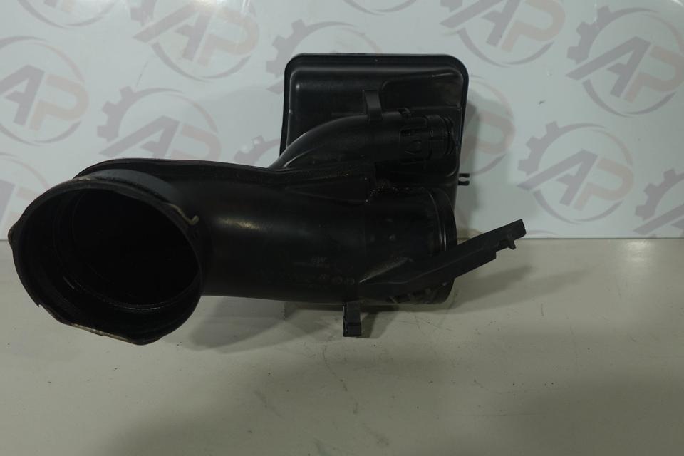 BMW 116i F20 Ansaugkanal Luftführung Ansaugrohr Original M01 – Bild 2
