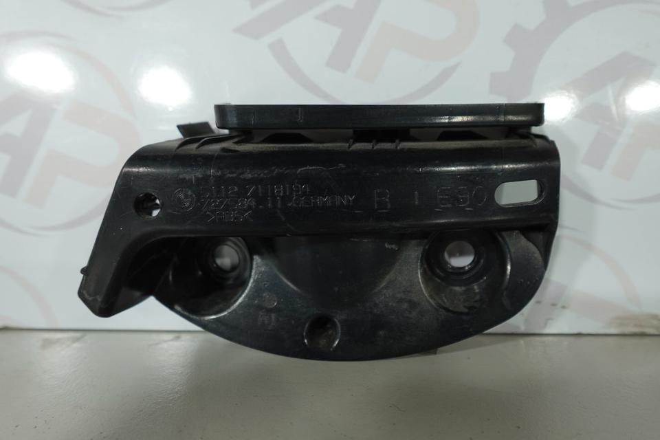 BMW E90 320i Halter Führung Stoßstange hinten rechts M02 – Bild 2