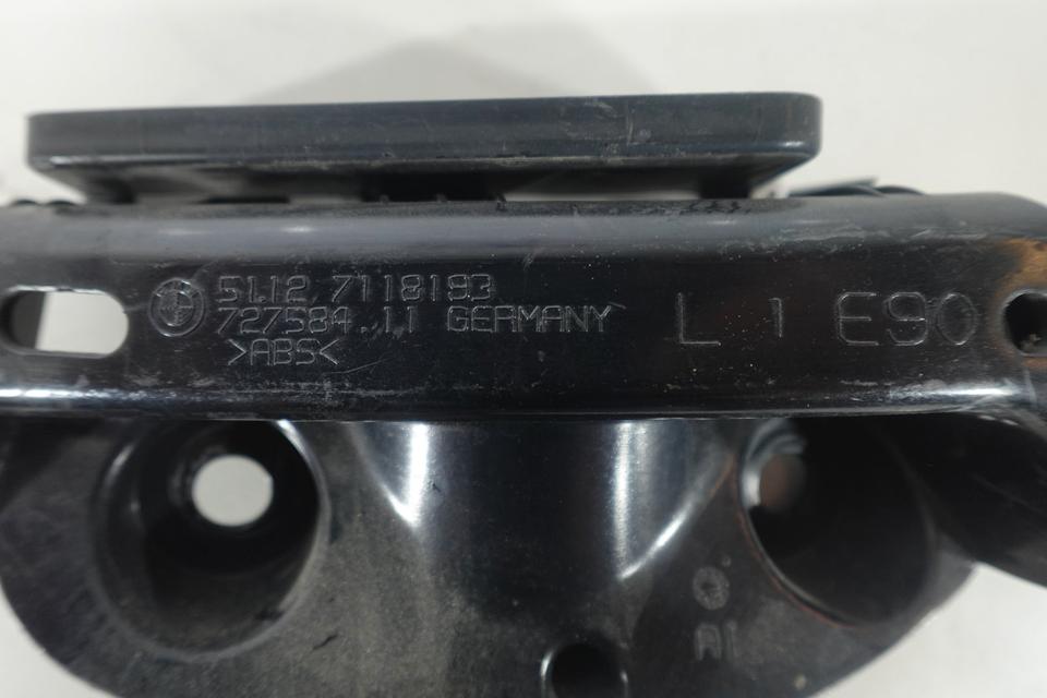 BMW 3er E90 E91 Stoßstangenhalter Führung Halter vorne links M02 – Bild 3