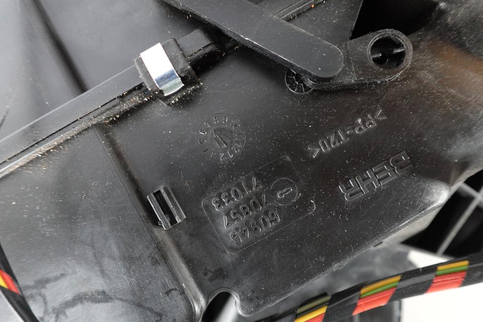 Mercedes Vito Viano W639 V350 Gebläsekasten Gebläsemotor M07 – Bild 7
