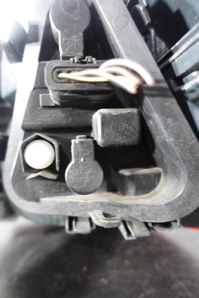 BMW F30 F80 Rückleuchte Seitenwand links 63217429727 N08 – Bild 5