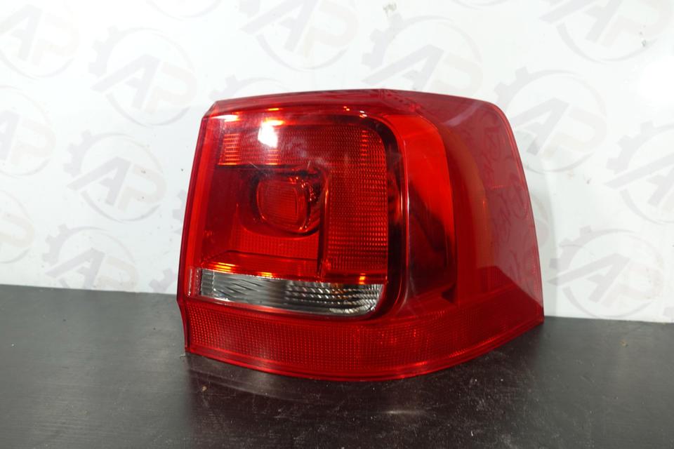 Original VW Sharan 7N Rückleuchte rechts außen 7N0945096E N19 – Bild 3