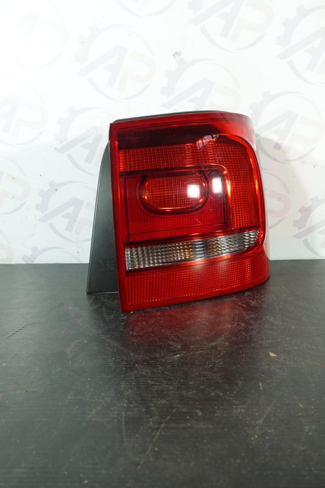 Original VW Touran 1T3 Rückleuchte rechts außen 1T0945096R N17 – Bild 2