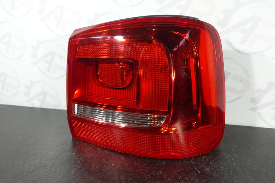 Original VW Touran 1T3 Rückleuchte rechts außen 1T0945096R N17 – Bild 3