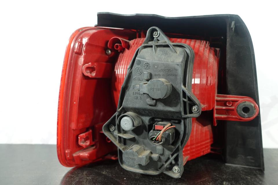 Original VW Touran 1T3 Rückleuchte rechts außen 1T0945096R N17 – Bild 4