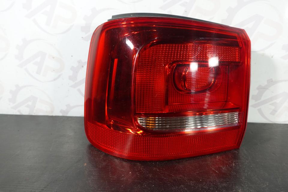 Original VW Touran 1T3 Rückleuchte links außen 1T0945095R N17 – Bild 3