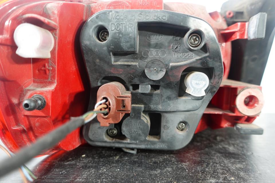 Audi A4 B8 Avant Rückleuchte rechts außen Original LED Baujahr prüfen N13 – Bild 5