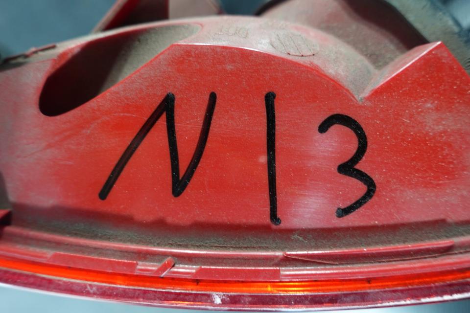 Audi A4 B8 Avant Rückleuchte rechts außen Original LED Baujahr prüfen N13 – Bild 6
