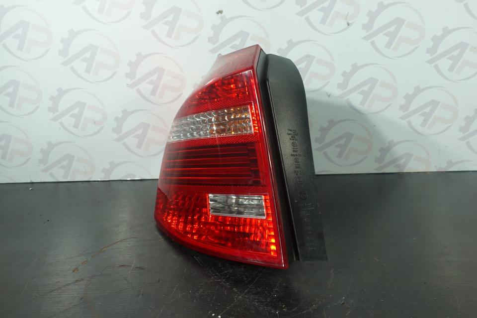 BMW 1er E81 E87 LCI Rückleuchte links Außen 2007–2011 M31 – Bild 2