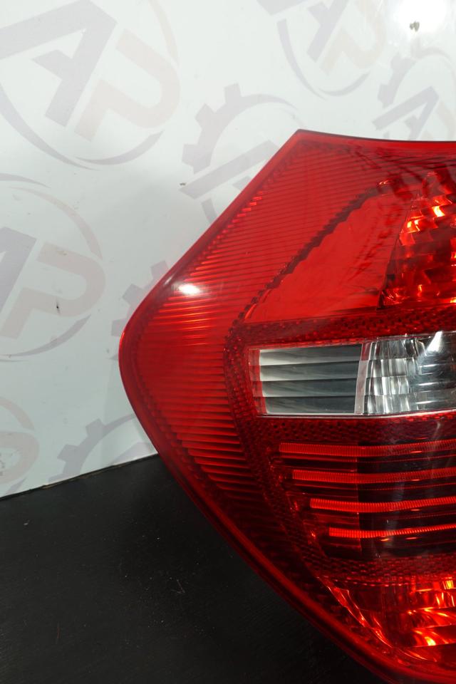 BMW 1er E81 E87 LCI Rückleuchte links Außen 2007–2011 M31 – Bild 7