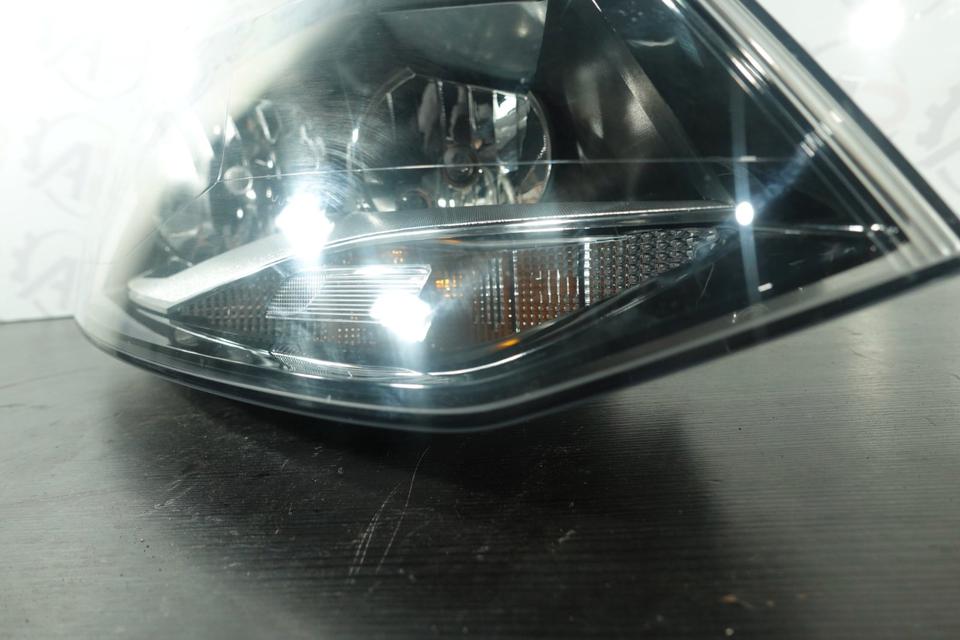 VW Polo 6R Scheinwerfer Rechts H7 Hella 2009–2014 M24 – Bild 5