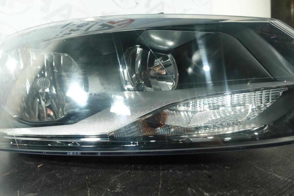 VW Polo 6R Scheinwerfer Rechts H7 Hella 2009–2014 M24 – Bild 6