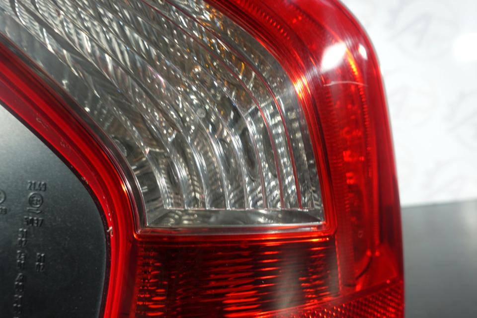 Volvo V60 Rückleuchte Heckleuchte Rücklicht Rechts Außen 2013 M33 – Bild 6