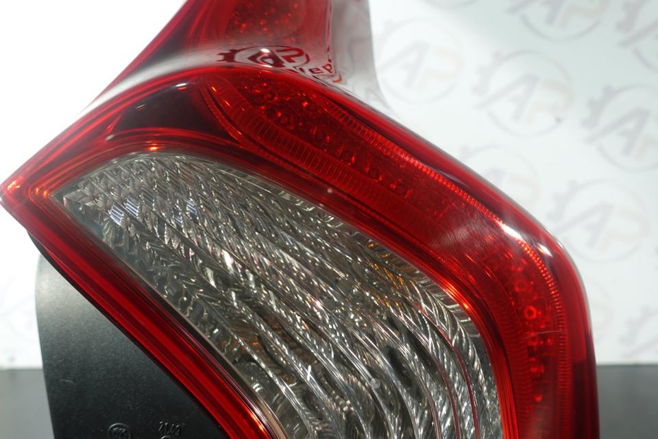 Volvo V60 Rückleuchte Heckleuchte Rücklicht Rechts Außen 2013 M33 – Bild 7