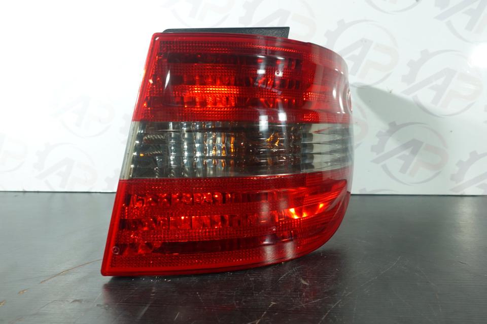 Mercedes-Benz B-Klasse W245 Rückleuchte Rücklicht Rechts 2010 M40 – Bild 2