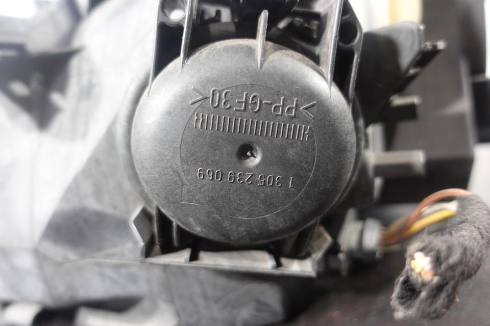 Original Mercedes W245 Xenon Scheinwerfer rechts A1698208061 M40 – Bild 12