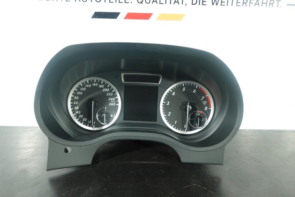 Original Mercedes B180 W246 Kombiinstrument Tacho A2469006611 M43 – Bild 2
