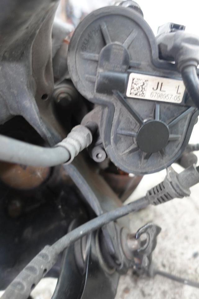 BMW 218i F45 2014 Hinterachse Achsträger komplett M29 – Bild 11