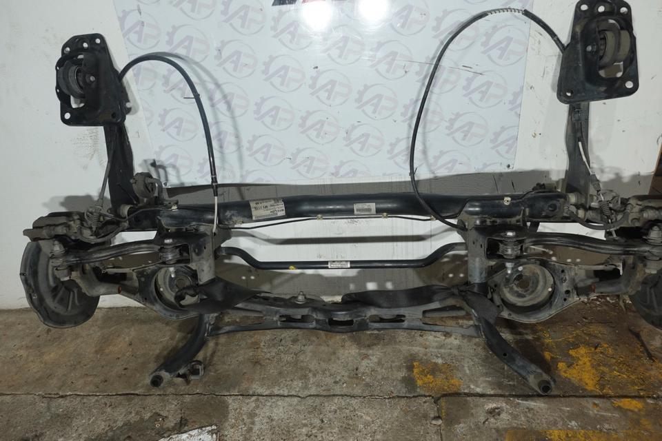 VW Touran 1T 2013 Hinterachse hinten komplett Bremssattel M38 – Bild 2