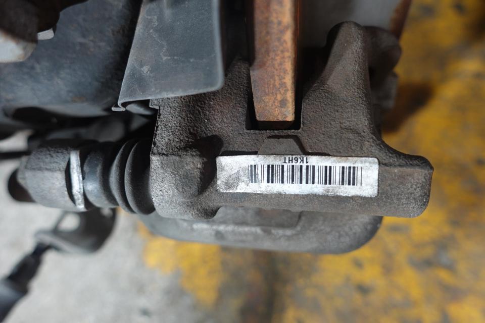 VW Touran 1T 2013 Hinterachse hinten komplett Bremssattel M38 – Bild 9