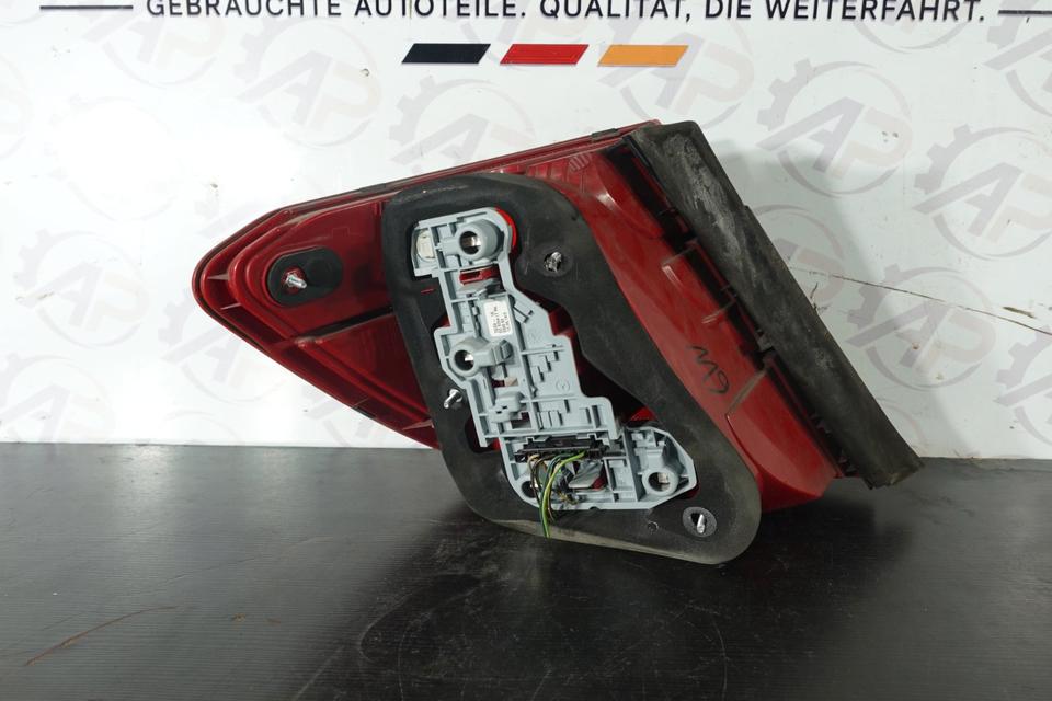 Rückleuchte Rücklicht rechts Mercedes C-Kl W204 C200 CGI 2011 M09 – Bild 3