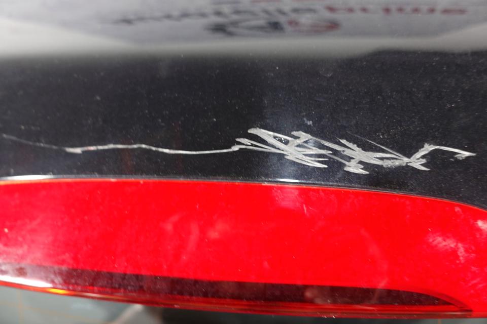 Volvo V60 Heckklappe Kofferraumklappe komplett Schwarz 2014 M35 – Bild 3