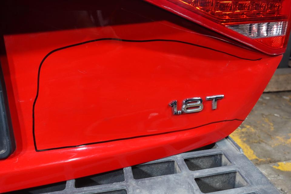 Audi A4 B8 8K Heckklappe Rot Y3J 8K5827023AE Rückleuchten N13 – Bild 3