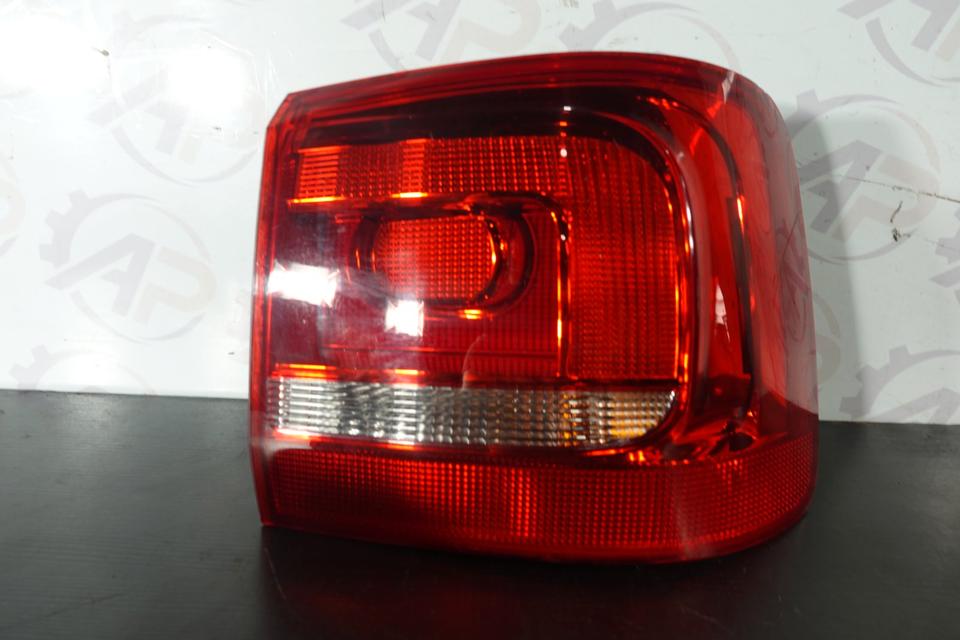 VW Touran 1T Rückleuchte rechts Hella 1T0945096G M04 – Bild 2