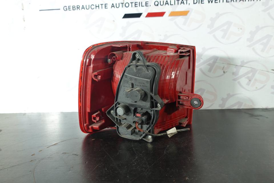 VW Touran 1T Rückleuchte rechts Hella 1T0945096G M04 – Bild 3