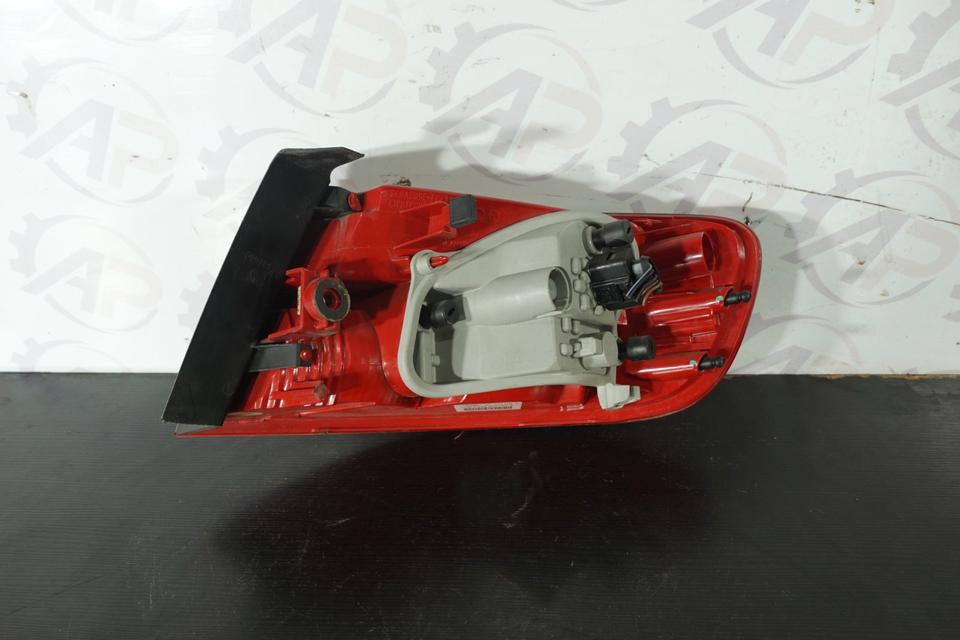 Audi A4 B8 Avant Rückleuchte rechts außen 8K9945096B M11 – Bild 4
