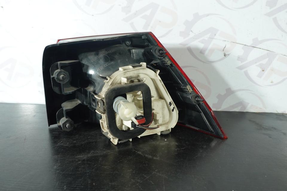 Original VW Golf 7 Variant Rückleuchte Link außen M03 – Bild 2