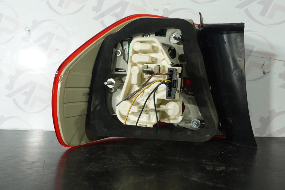 BMW 3er E90 Rückleuchte LED hinten rechts außen Baujahr 2010 M16 – Bild 3