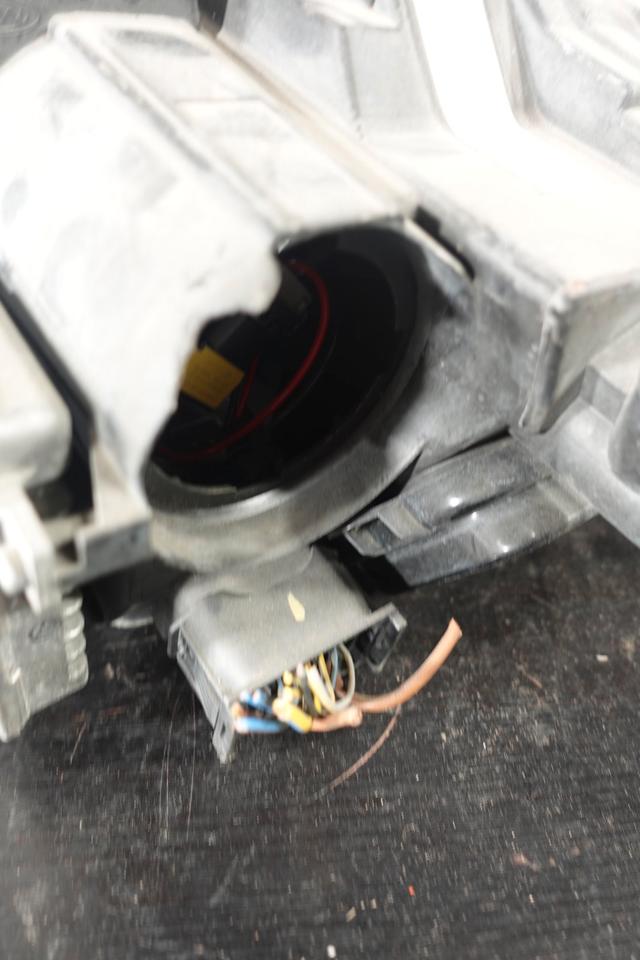 BMW E90 E91 Xenon AHL Scheinwerfer rechts 63117202586 M18 – Bild 8