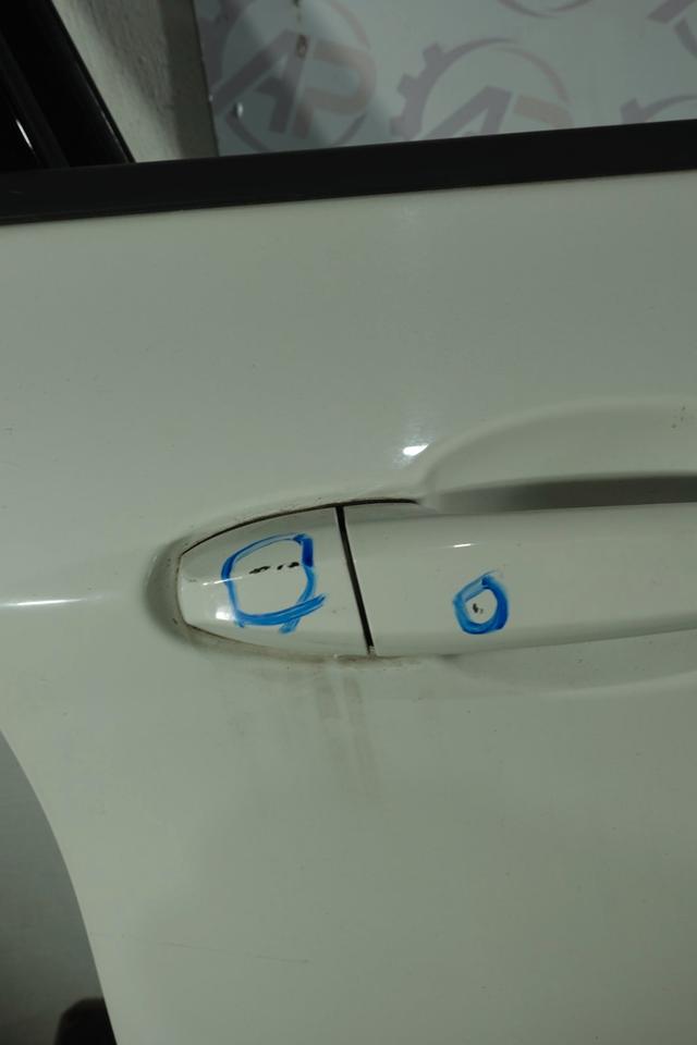 BMW 2er F45 218d Tür vorne rechts Beifahrertür Alpinweiß 2016 M28 – Bild 4